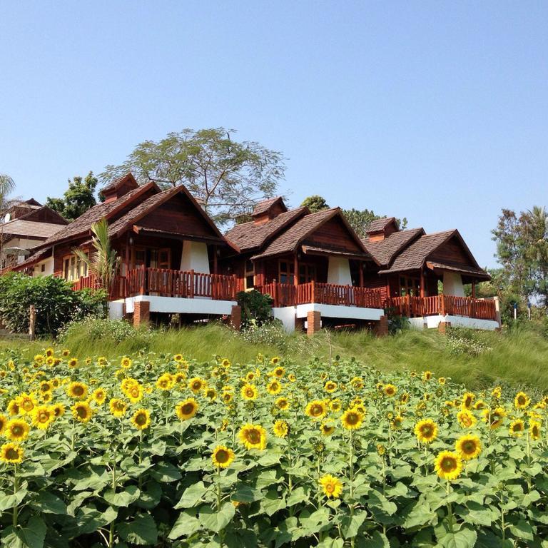 Отель Gin'S Maekhong View Чиангсен Экстерьер фото